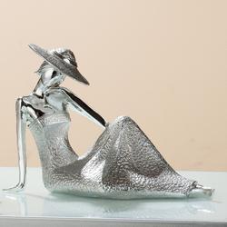 Polyresin  szobor, Lady Diva2, 23x15x8cm