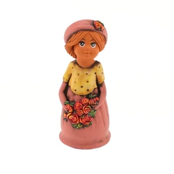 Panka baba, 21cm, rózsaszín ruha, rózsacsokorral