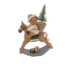 Maci fenyővel barna hintalovon, 12x17x4cm Maci fenyővel barna hintalovon, 12x17x4cm