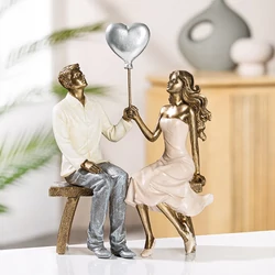 Polyresin szobor, Szerelmesek lufival, 16x24x8cm