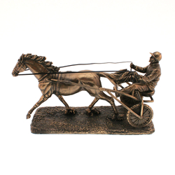 Ügető ló,  bronz hatású polyresin szobor, 22x12x8cm 