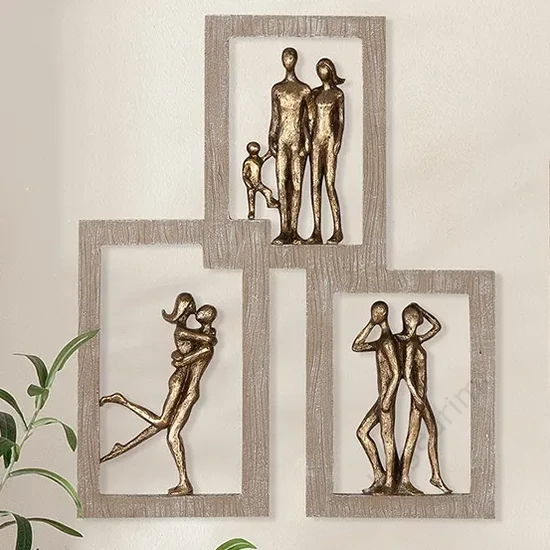 Polyresin fali dekoráció, család II, 22x26cm