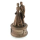 Esküvői pár, zenélő forgó, bronz hatású polyresin szobor, 10x20x10cm